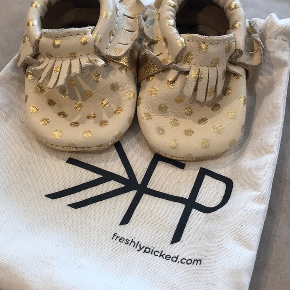 Freshly Picked Gold & Cream polka dot mocs size 1 - Picture 2 of 8